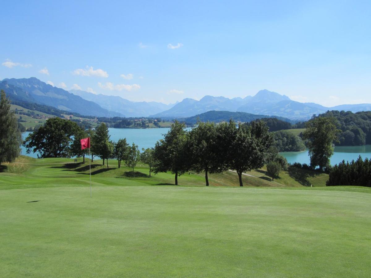 Hotel Golf De La Gruyere Pont-la-Ville Exterior foto